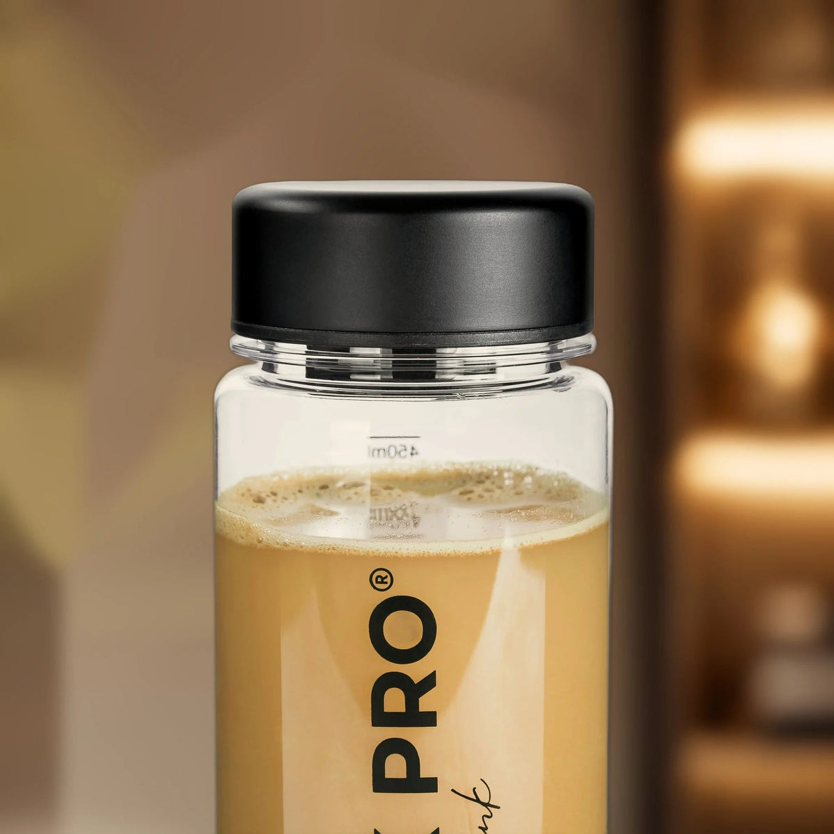 Botella BIOHACK PRO con la bebida preparada